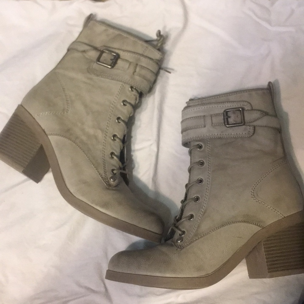 GUESS Women’s High heel Boots